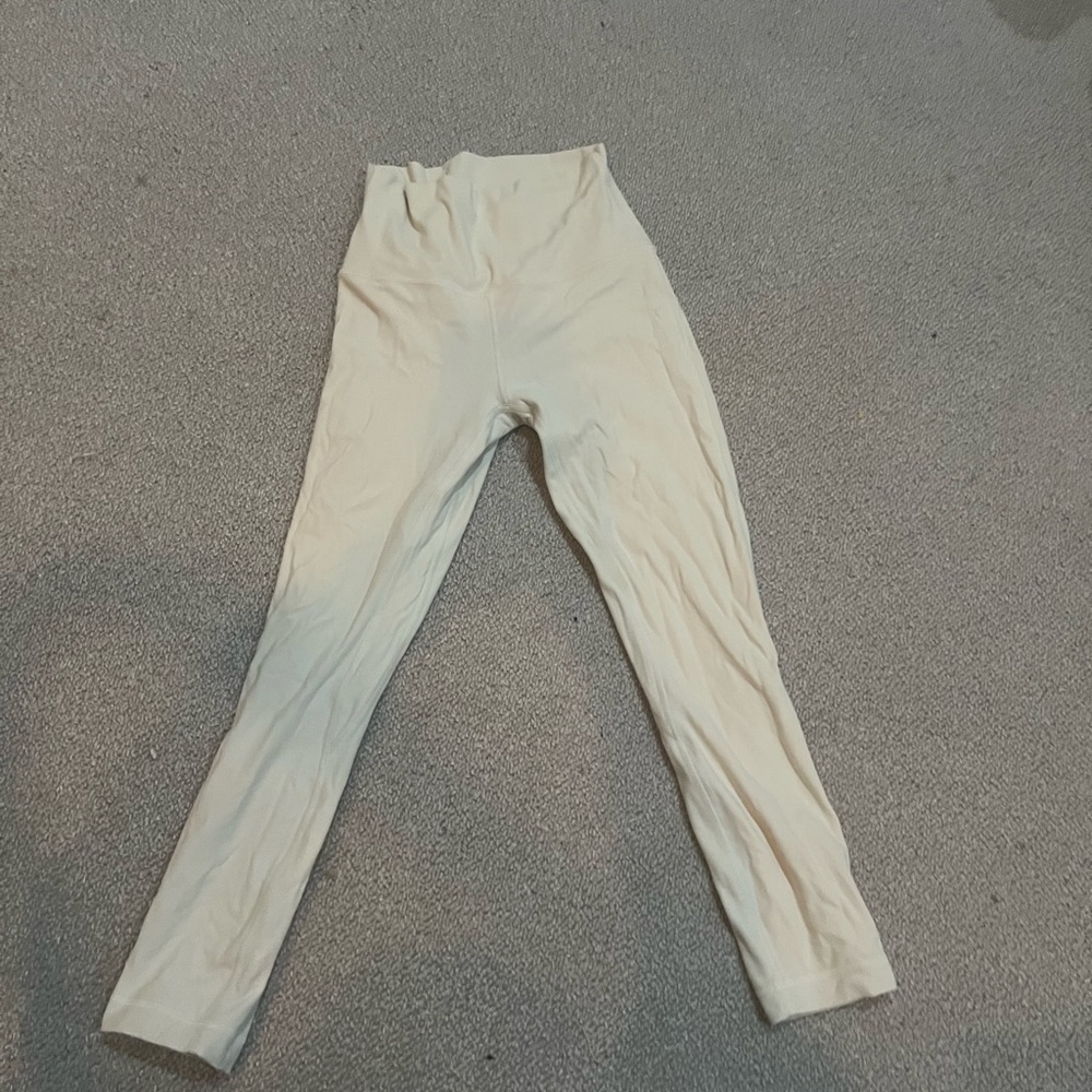 Size 4, off white Lululemon leggings